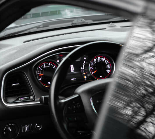 Сірий Додж Challenger, об'ємом двигуна 3.6 л та пробігом 114 тис. км за 24000 $, фото 12 на Automoto.ua