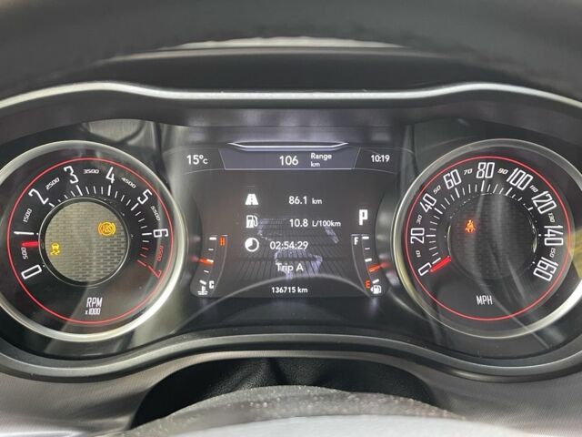 Серый Додж Челенджер, объемом двигателя 0 л и пробегом 130 тыс. км за 17999 $, фото 4 на Automoto.ua