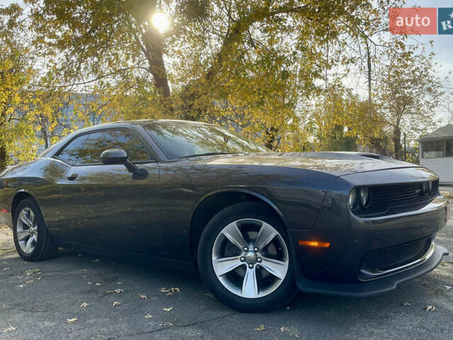 Серый Додж Челенджер, объемом двигателя 3.6 л и пробегом 125 тыс. км за 17999 $, фото 3 на Automoto.ua