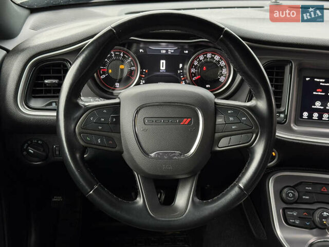 Серый Додж Челенджер, объемом двигателя 3.6 л и пробегом 137 тыс. км за 18500 $, фото 33 на Automoto.ua
