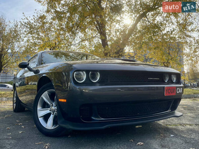 Серый Додж Челенджер, объемом двигателя 3.6 л и пробегом 125 тыс. км за 17999 $, фото 8 на Automoto.ua