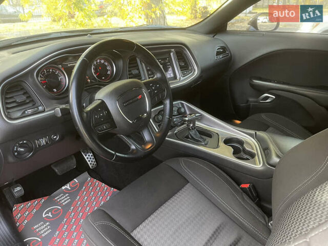 Серый Додж Челенджер, объемом двигателя 3.6 л и пробегом 125 тыс. км за 17999 $, фото 18 на Automoto.ua
