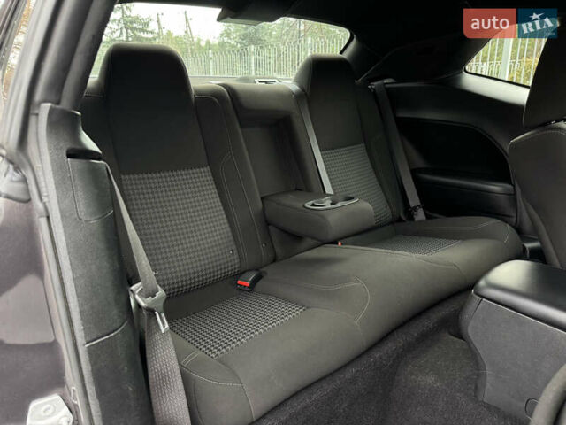 Серый Додж Челенджер, объемом двигателя 3.6 л и пробегом 137 тыс. км за 18500 $, фото 40 на Automoto.ua