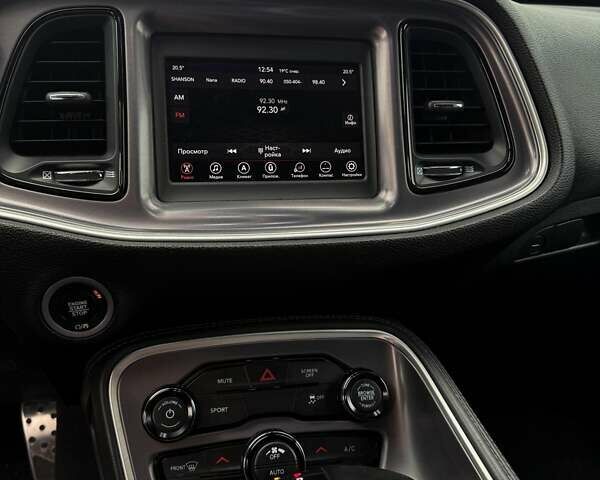 Серый Додж Челенджер, объемом двигателя 3.6 л и пробегом 90 тыс. км за 20200 $, фото 13 на Automoto.ua