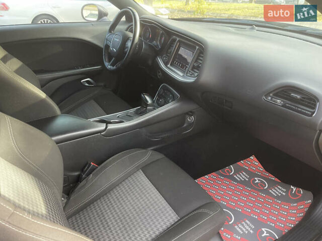 Серый Додж Челенджер, объемом двигателя 3.6 л и пробегом 125 тыс. км за 17999 $, фото 22 на Automoto.ua