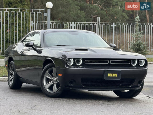 Серый Додж Челенджер, объемом двигателя 3.6 л и пробегом 137 тыс. км за 18500 $, фото 8 на Automoto.ua