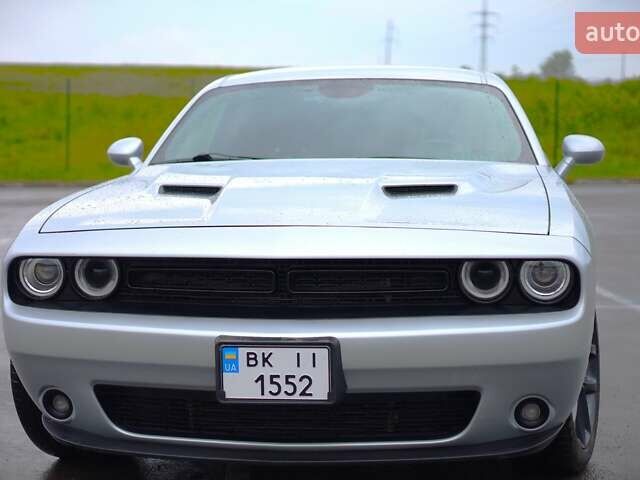 Серый Додж Челенджер, объемом двигателя 3.6 л и пробегом 90 тыс. км за 20200 $, фото 2 на Automoto.ua