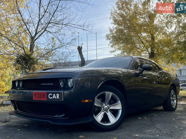 Серый Додж Челенджер, объемом двигателя 3.6 л и пробегом 125 тыс. км за 17999 $, фото 10 на Automoto.ua