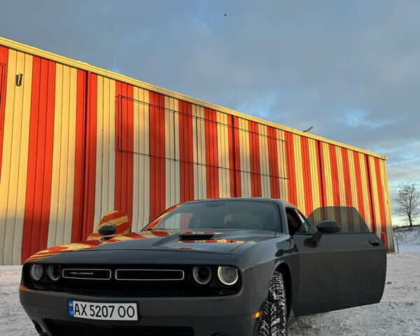 Серый Додж Челенджер, объемом двигателя 3.6 л и пробегом 119 тыс. км за 22000 $, фото 9 на Automoto.ua