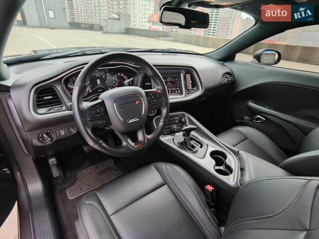 Серый Додж Челенджер, объемом двигателя 3.6 л и пробегом 27 тыс. км за 29500 $, фото 21 на Automoto.ua