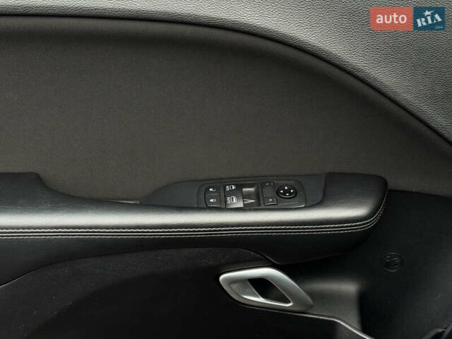 Серый Додж Челенджер, объемом двигателя 3.6 л и пробегом 137 тыс. км за 18500 $, фото 27 на Automoto.ua