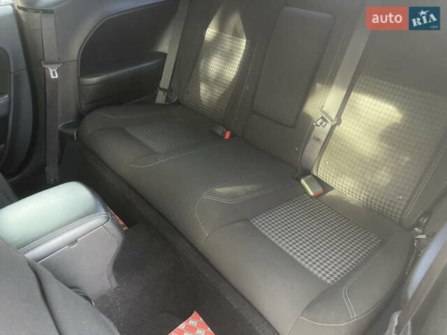 Серый Додж Челенджер, объемом двигателя 3.6 л и пробегом 125 тыс. км за 17999 $, фото 28 на Automoto.ua