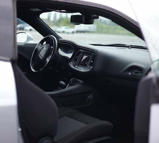 Серый Додж Челенджер, объемом двигателя 3.6 л и пробегом 90 тыс. км за 20200 $, фото 10 на Automoto.ua