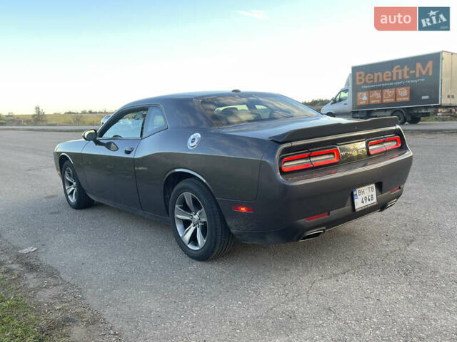 Серый Додж Челенджер, объемом двигателя 3.6 л и пробегом 134 тыс. км за 18000 $, фото 6 на Automoto.ua