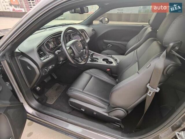 Серый Додж Челенджер, объемом двигателя 3.6 л и пробегом 27 тыс. км за 29500 $, фото 20 на Automoto.ua