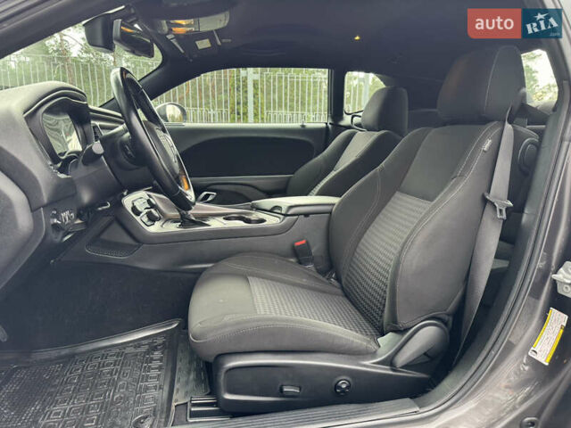 Серый Додж Челенджер, объемом двигателя 3.6 л и пробегом 137 тыс. км за 18500 $, фото 38 на Automoto.ua