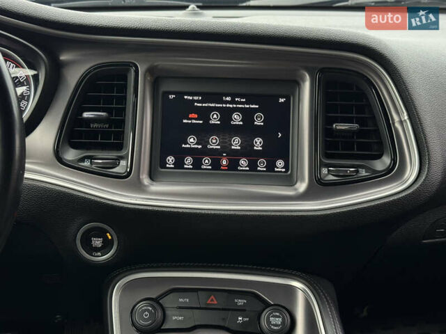 Серый Додж Челенджер, объемом двигателя 3.6 л и пробегом 137 тыс. км за 18500 $, фото 34 на Automoto.ua