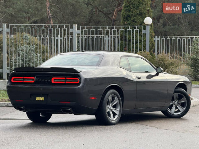 Серый Додж Челенджер, объемом двигателя 3.6 л и пробегом 137 тыс. км за 18500 $, фото 26 на Automoto.ua