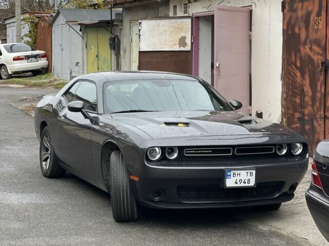 Серый Додж Челенджер, объемом двигателя 0 л и пробегом 130 тыс. км за 17999 $, фото 1 на Automoto.ua