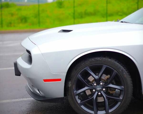 Серый Додж Челенджер, объемом двигателя 3.6 л и пробегом 90 тыс. км за 20200 $, фото 11 на Automoto.ua