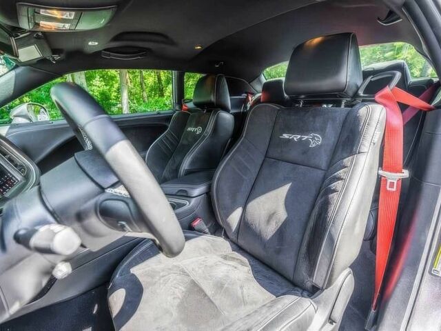 Сірий Додж Challenger, об'ємом двигуна 6.2 л та пробігом 59 тис. км за 13800 $, фото 6 на Automoto.ua