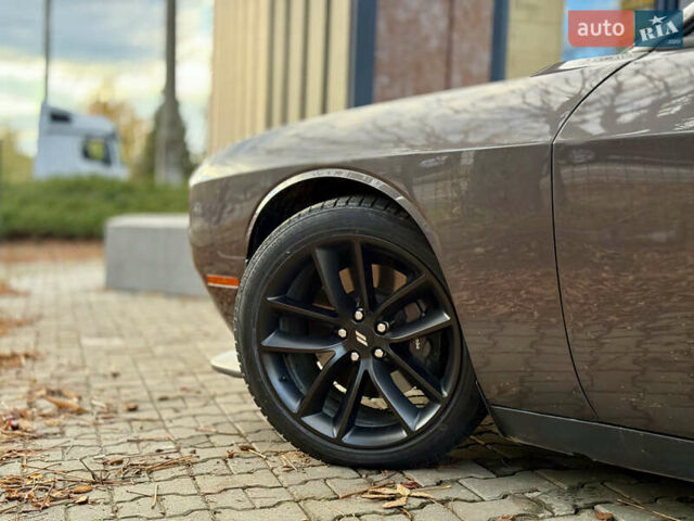 Сірий Додж Challenger, об'ємом двигуна 3.6 л та пробігом 75 тис. км за 25000 $, фото 6 на Automoto.ua