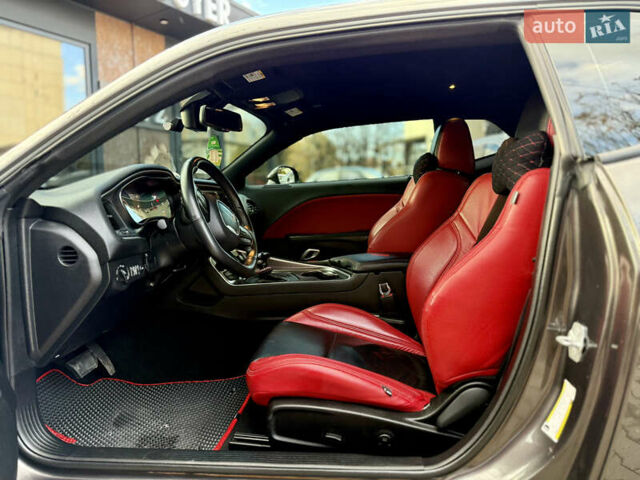 Сірий Додж Challenger, об'ємом двигуна 3.6 л та пробігом 75 тис. км за 25000 $, фото 17 на Automoto.ua
