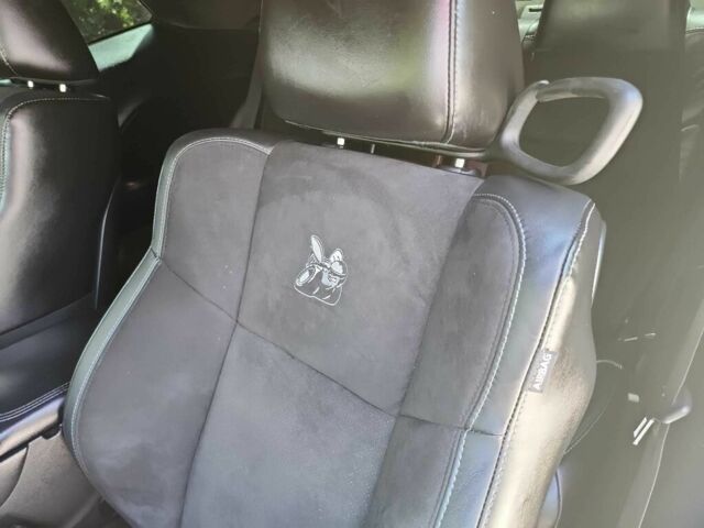 Сірий Додж Challenger, об'ємом двигуна 6.4 л та пробігом 35 тис. км за 20000 $, фото 12 на Automoto.ua