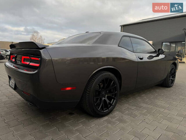 Серый Додж Челенджер, объемом двигателя 3.6 л и пробегом 56 тыс. км за 22000 $, фото 4 на Automoto.ua