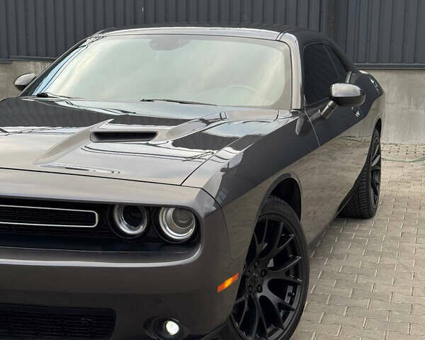 Серый Додж Челенджер, объемом двигателя 3.6 л и пробегом 56 тыс. км за 22000 $, фото 3 на Automoto.ua