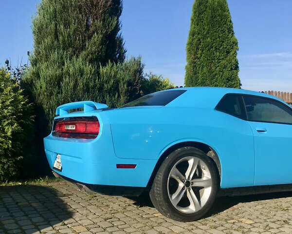 Синий Додж Челенджер, объемом двигателя 5.65 л и пробегом 105 тыс. км за 26900 $, фото 3 на Automoto.ua