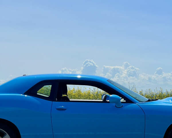 Синий Додж Челенджер, объемом двигателя 5.65 л и пробегом 105 тыс. км за 26900 $, фото 10 на Automoto.ua