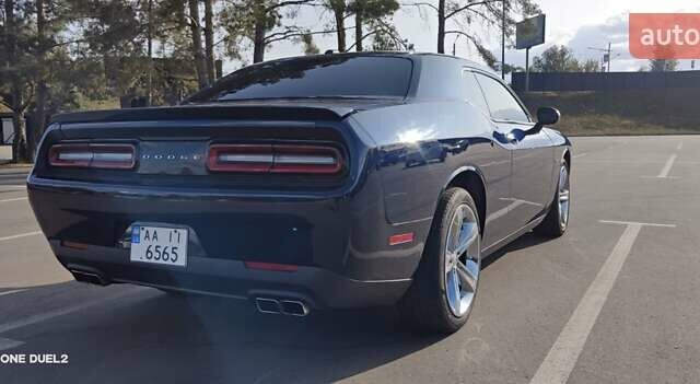 Синий Додж Челенджер, объемом двигателя 5.7 л и пробегом 75 тыс. км за 27500 $, фото 17 на Automoto.ua