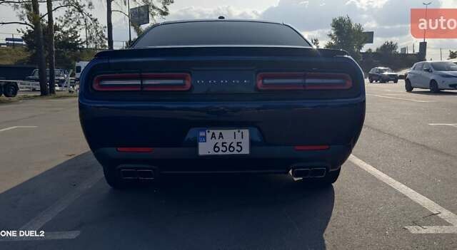 Синий Додж Челенджер, объемом двигателя 5.7 л и пробегом 75 тыс. км за 27500 $, фото 14 на Automoto.ua