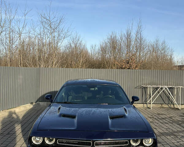 Синий Додж Челенджер, объемом двигателя 3.6 л и пробегом 208 тыс. км за 17000 $, фото 2 на Automoto.ua