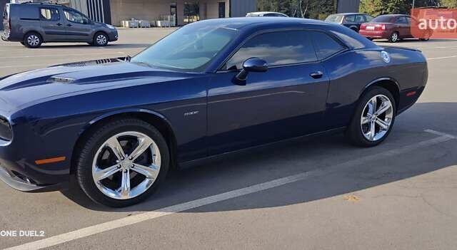 Синий Додж Челенджер, объемом двигателя 5.7 л и пробегом 75 тыс. км за 27500 $, фото 5 на Automoto.ua