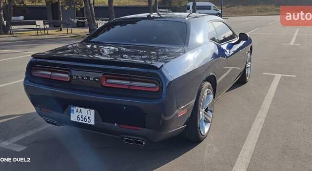 Синий Додж Челенджер, объемом двигателя 5.7 л и пробегом 75 тыс. км за 27500 $, фото 16 на Automoto.ua