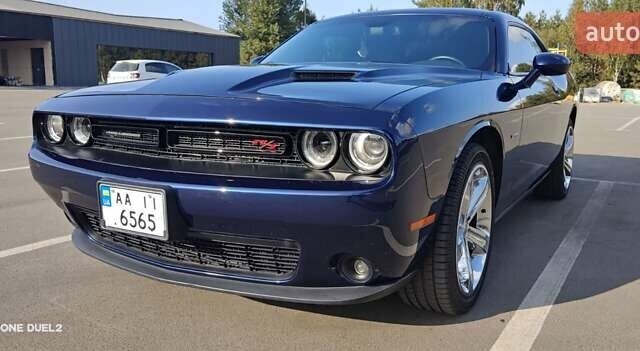 Синий Додж Челенджер, объемом двигателя 5.7 л и пробегом 75 тыс. км за 27500 $, фото 32 на Automoto.ua