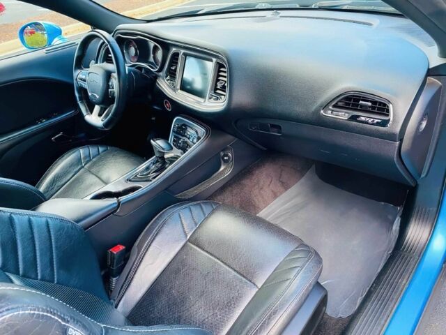 Синий Додж Челенджер, объемом двигателя 6.2 л и пробегом 71 тыс. км за 16800 $, фото 8 на Automoto.ua