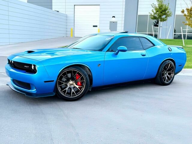 Синій Додж Challenger, об'ємом двигуна 6.2 л та пробігом 70 тис. км за 11400 $, фото 2 на Automoto.ua
