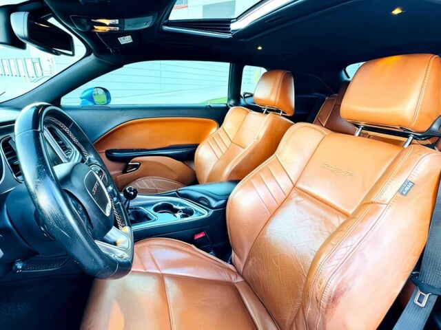 Синій Додж Challenger, об'ємом двигуна 6.2 л та пробігом 70 тис. км за 11400 $, фото 8 на Automoto.ua