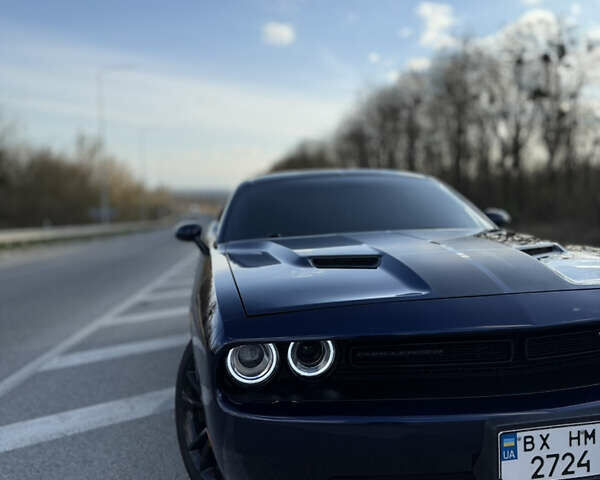 Синий Додж Челенджер, объемом двигателя 3.6 л и пробегом 64 тыс. км за 21900 $, фото 1 на Automoto.ua
