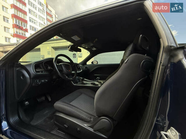 Синий Додж Челенджер, объемом двигателя 3.6 л и пробегом 64 тыс. км за 21900 $, фото 66 на Automoto.ua