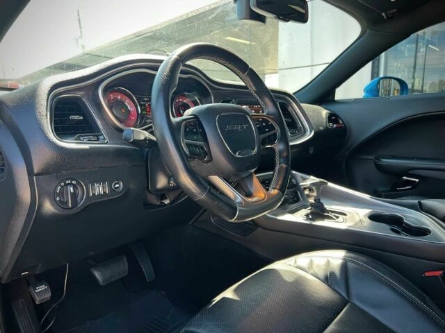 Додж Челенджер 2018 в Одессе на Automoto.ua Синий Додж Челенджер, объемом двигателя 6.2 л и пробегом 38 тыс. км за 25000 $, фото 6 на Automoto.ua