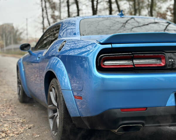 Синий Додж Челенджер, объемом двигателя 6.17 л и пробегом 82 тыс. км за 39999 $, фото 22 на Automoto.ua