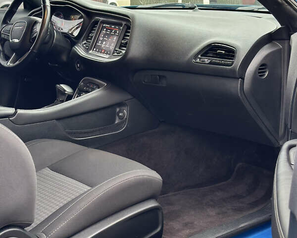 Синий Додж Челенджер, объемом двигателя 6.17 л и пробегом 82 тыс. км за 39999 $, фото 25 на Automoto.ua