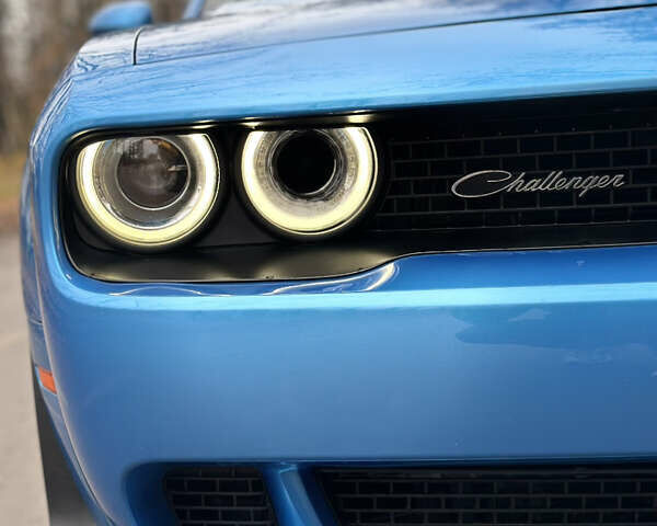 Синий Додж Челенджер, объемом двигателя 6.17 л и пробегом 82 тыс. км за 39999 $, фото 11 на Automoto.ua