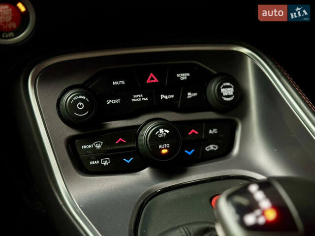 Синій Додж Challenger, об'ємом двигуна 3.6 л та пробігом 29 тис. км за 24500 $, фото 12 на Automoto.ua