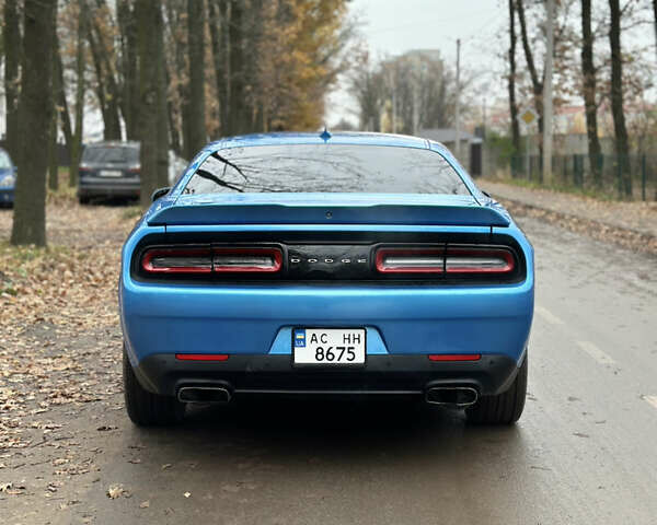 Синий Додж Челенджер, объемом двигателя 6.17 л и пробегом 82 тыс. км за 39999 $, фото 4 на Automoto.ua