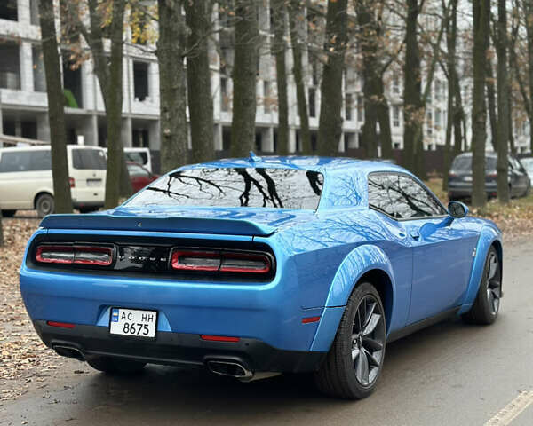 Синий Додж Челенджер, объемом двигателя 6.17 л и пробегом 82 тыс. км за 39999 $, фото 3 на Automoto.ua